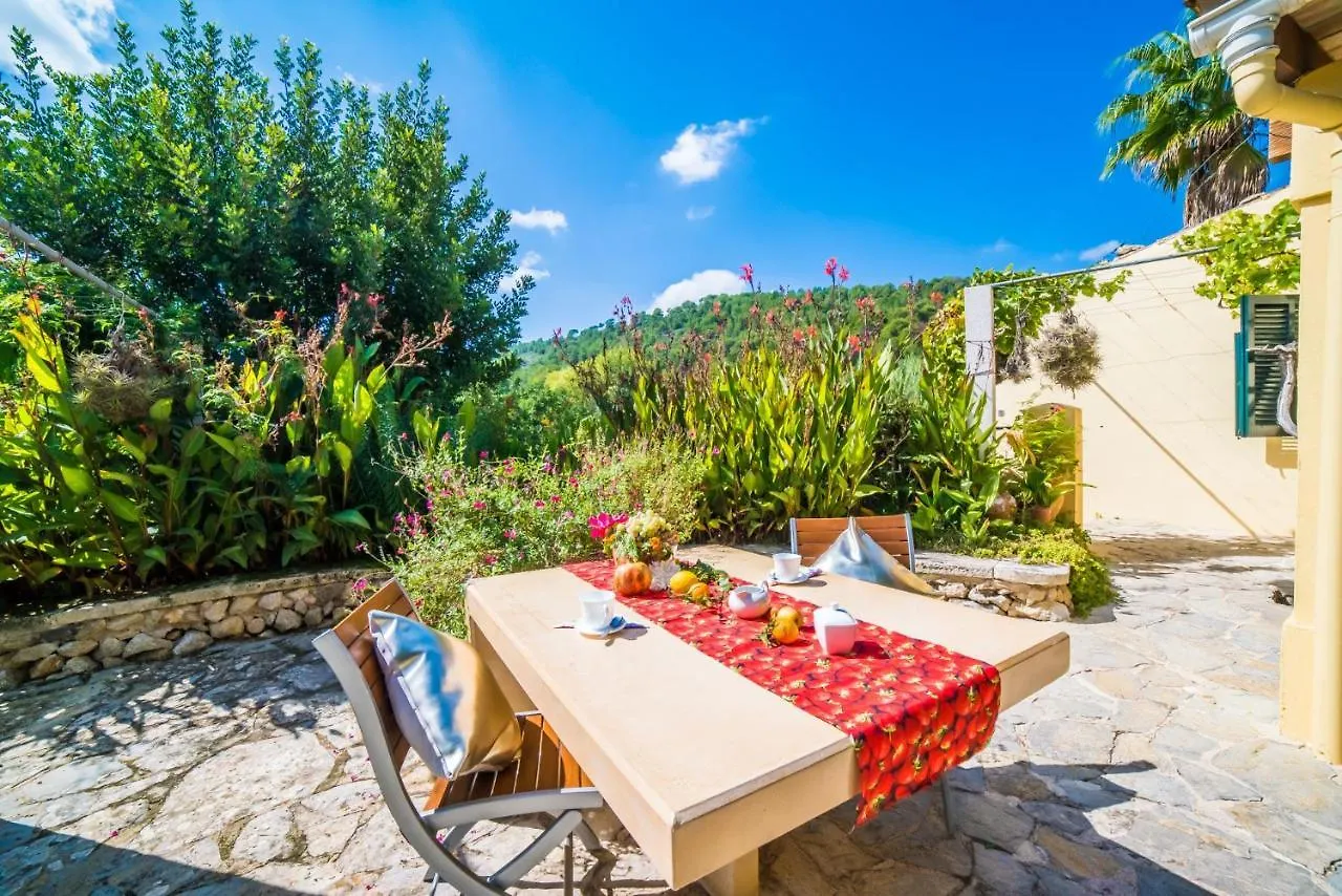 Ideal Property Mallorca - Patufa Alcudia  Country house